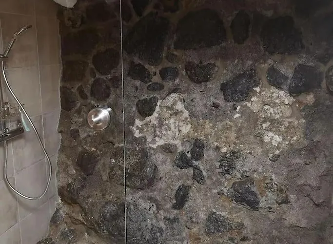 아파트 Souterrain Fuer Max 2 P., Bad, Aussenkueche, Garten