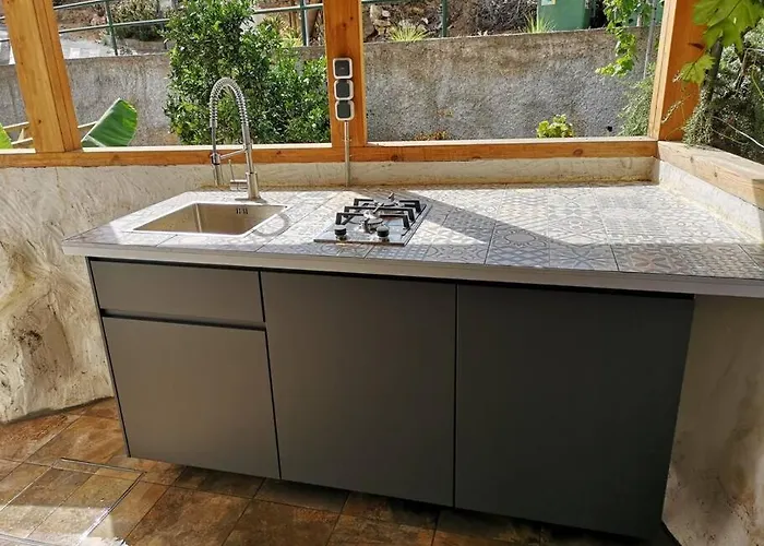 Апартаменты Souterrain Fuer Max 2 P., Bad, Aussenkueche, Garten *