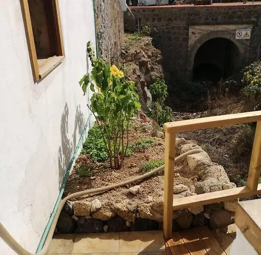 Souterrain Fuer Max 2 P., Bad, Aussenkueche, Garten